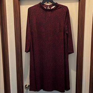 Women's Long Sleeve Burgundy Shift Dress with Subtle Pattern